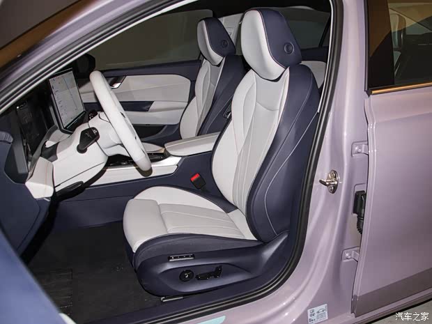 上汽大众 帕萨特 2025款 Pro 380TSI 龙尊版 上汽大众 帕萨特 2025款 Pro 380TSI 龙尊版