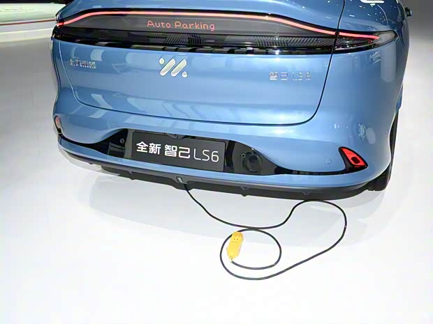 智己汽车 智己LS6 2025款 579kW 四驱