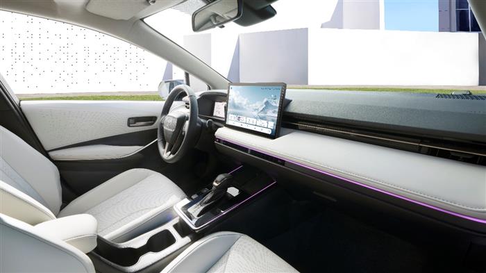 售价9.9万元起 全新智混卡罗拉焕新上市