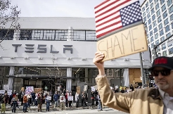 关税风暴、政策洗牌与本土重构：2025美国汽车故事