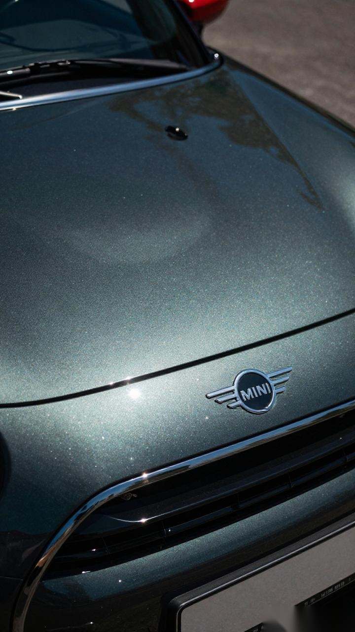 电动MINI COOPER推出海盐蓝限定色 售20.68万元